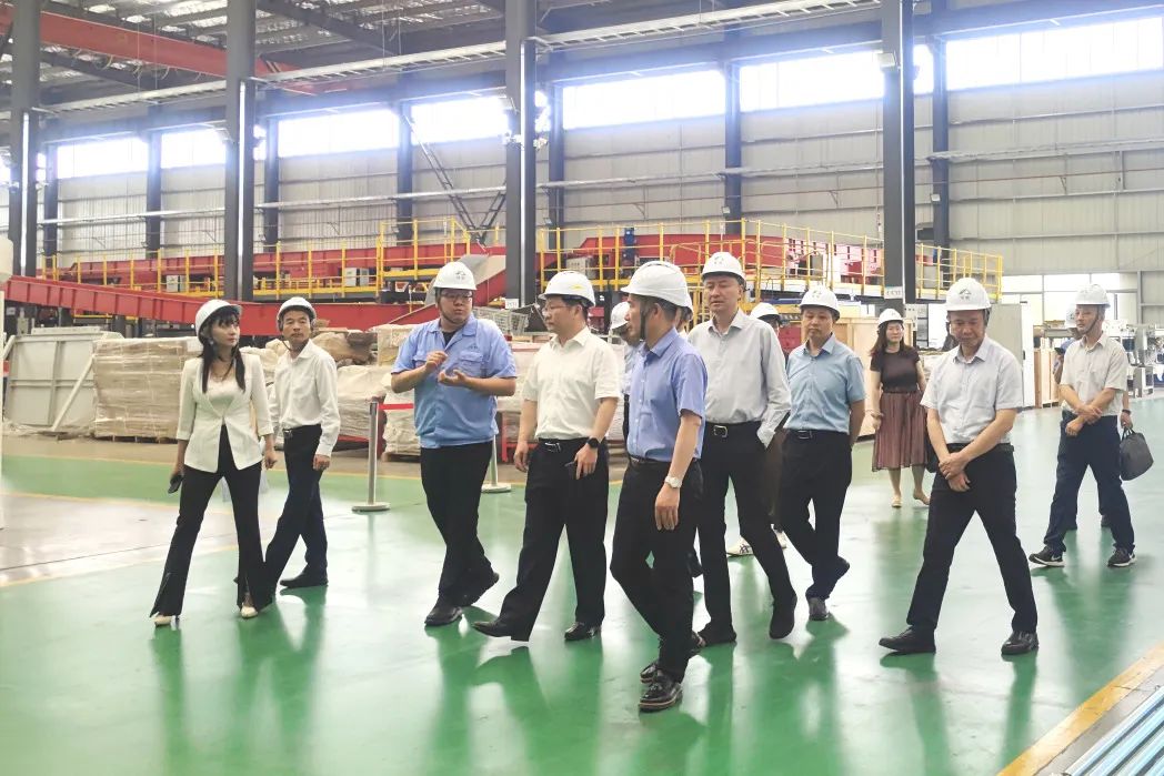 滁州市委副书记、市长吴劲等领导一行莅临锋馥和传工厂调研